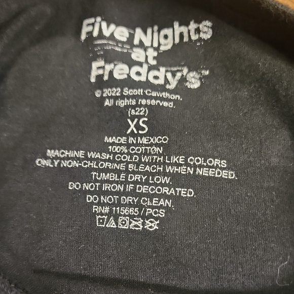 Freddy Fazbear's Mega Pizzaplex Black T-Shirt - Picture 4 of 4